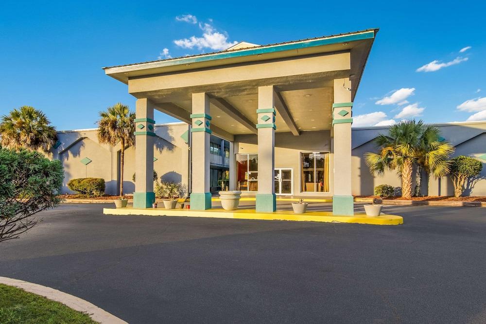 Econo Lodge photo 29