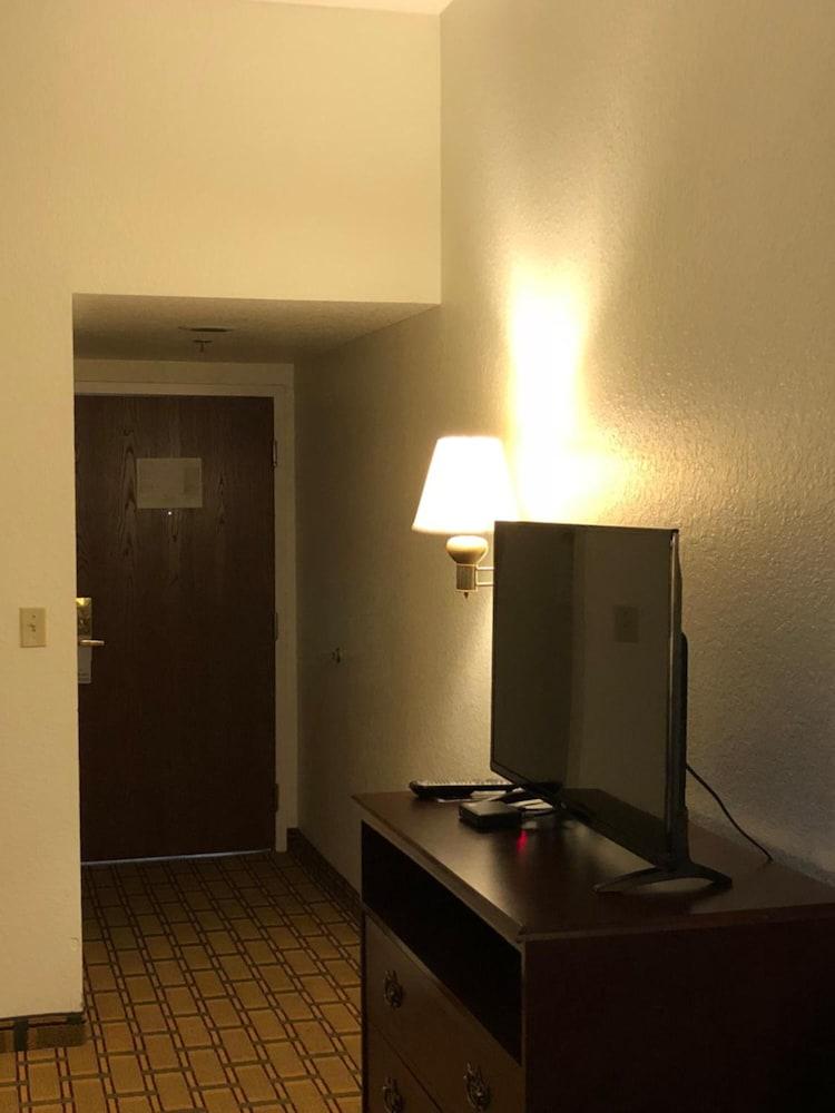 Ruskin Inn Hotel photo 26