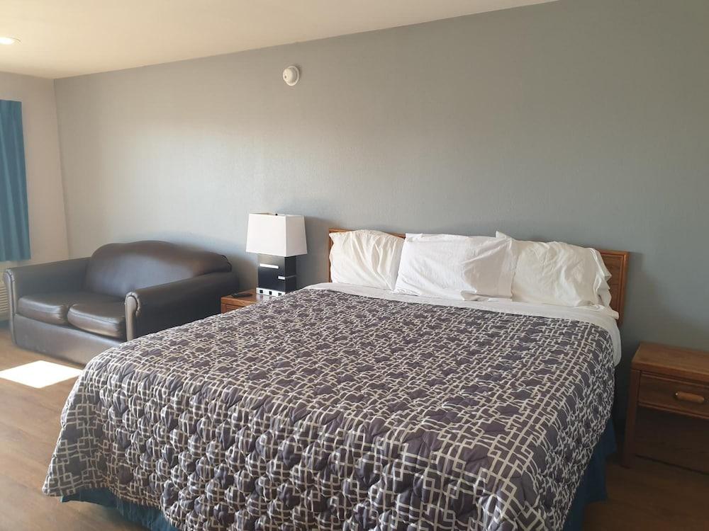 Riata Inn photo 20