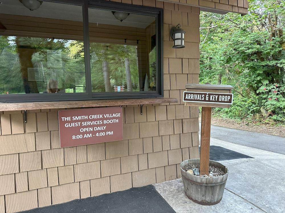Smith Creek Village photo 21