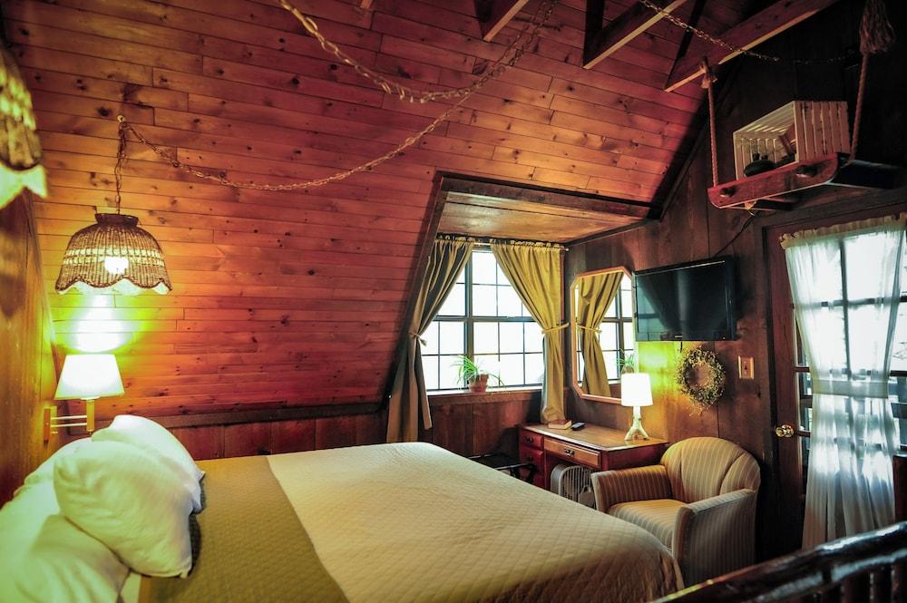 Bear Creek Motel And Cabins photo 16