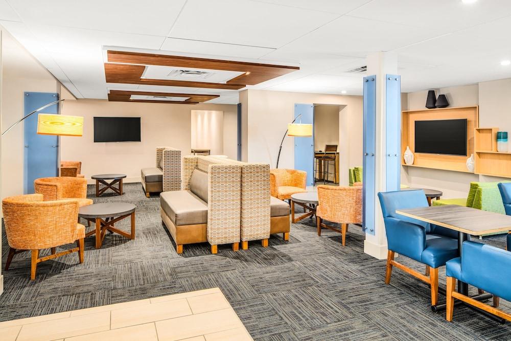 Holiday Inn Express Ft. Lauderdale Cruise-Airport by IHG photo 39