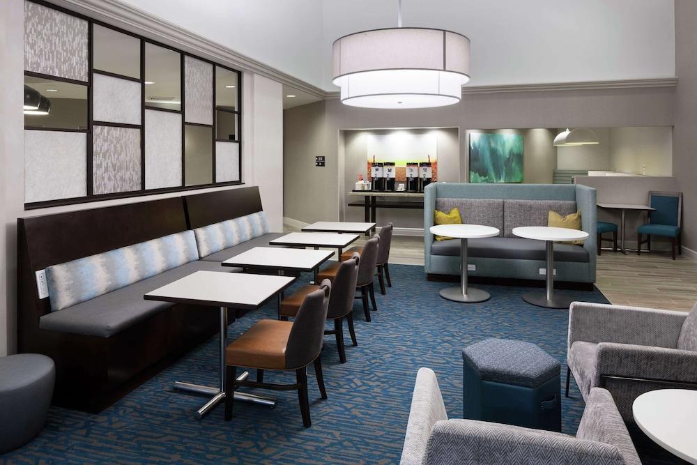 Hampton Inn & Suites by Hilton Miami-Doral/Dolphin Mall photo 2