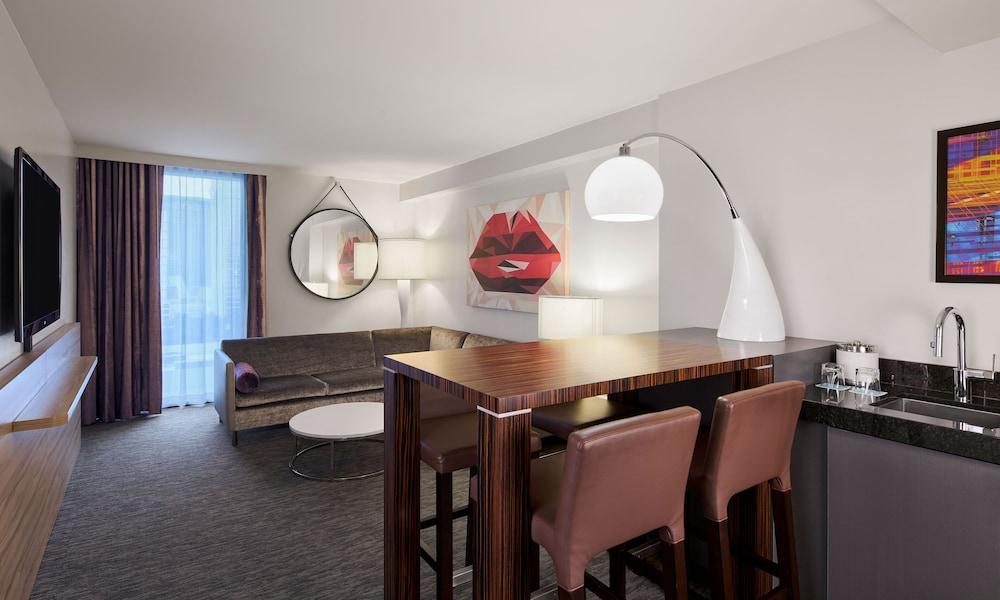 The LINQ Hotel & Casino – A Caesars Rewards Destination photo 38