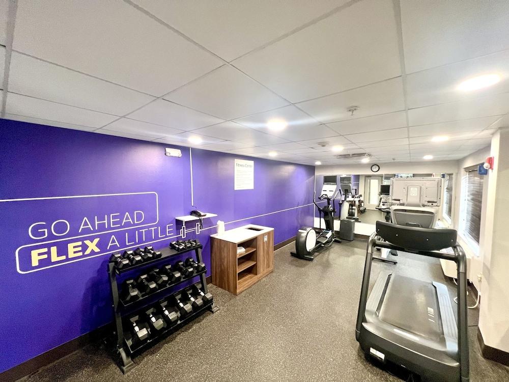 Holiday Inn Express Madison by IHG photo 23