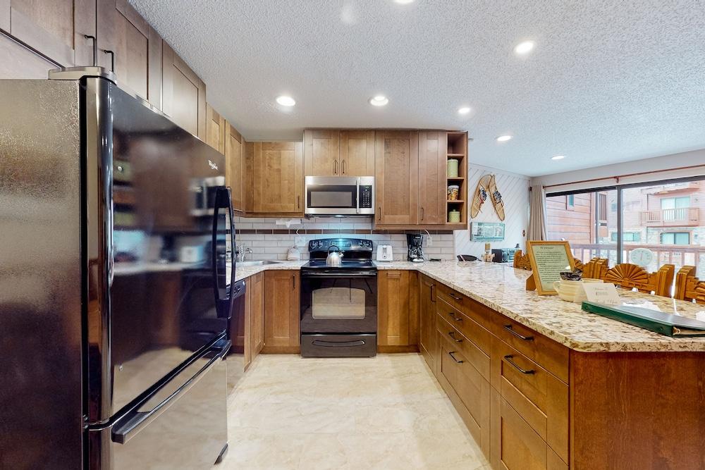 Pine Ridge Condominiums photo 24