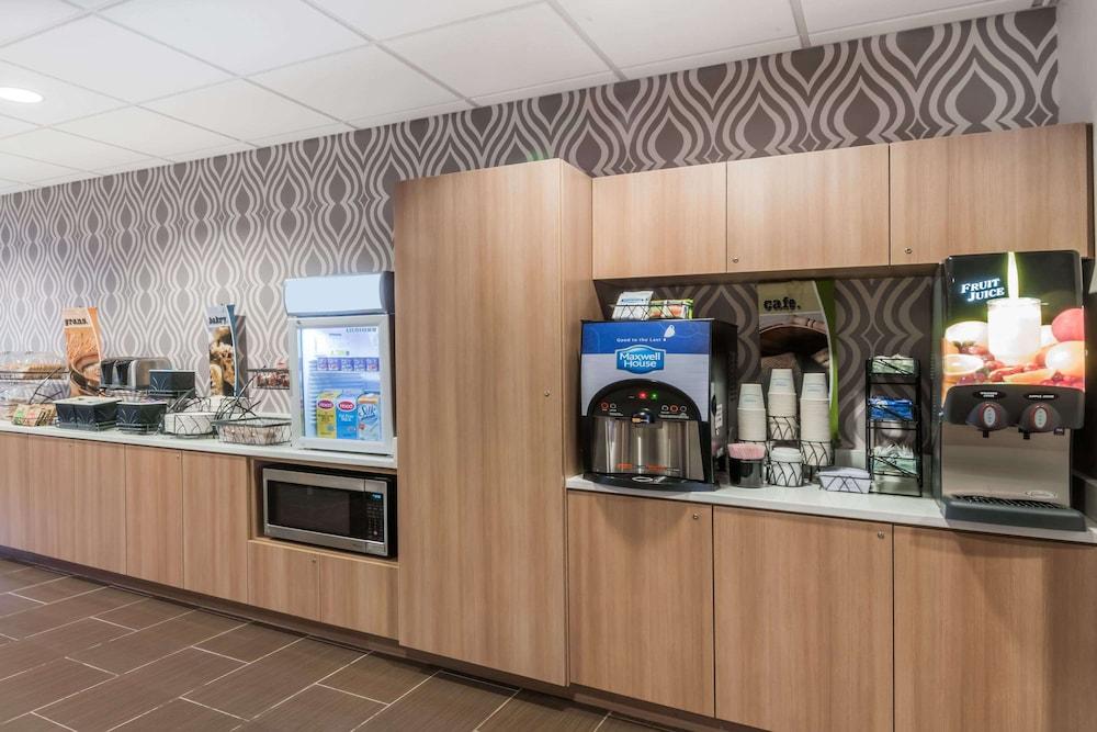 Microtel by Wyndham Penn Yan Finger Lakes Region photo 45