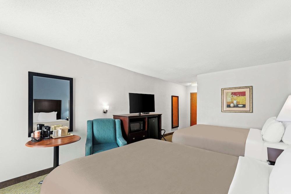 Quality Inn Dry Ridge photo 21