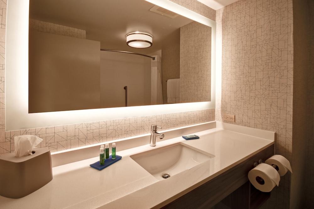 Holiday Inn Express & Suites Schererville by IHG photo 15