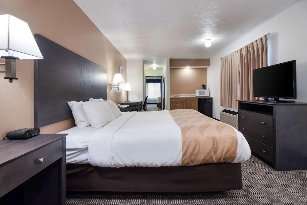 Quality Inn & Suites McCook photo 12