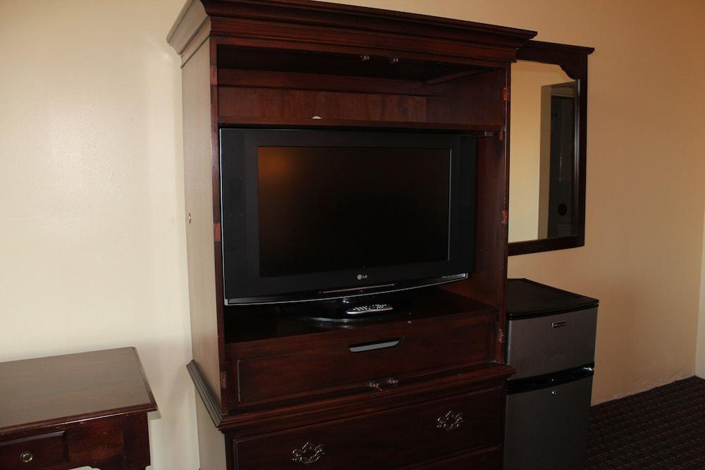 Tourway Inn photo 6