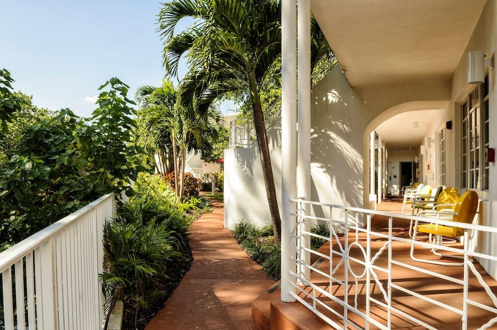Tradewinds Apartment Hotel photo 30