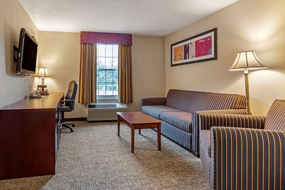 Comfort Inn Foxboro – Mansfield photo 19