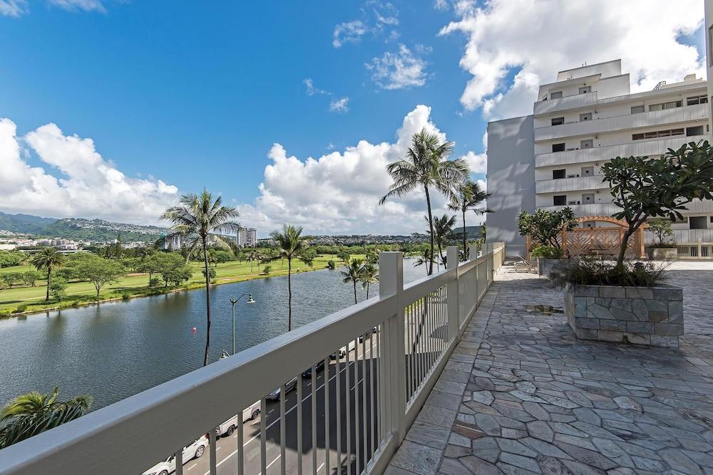 Island Colony by Hawaii Ocean Club photo 13