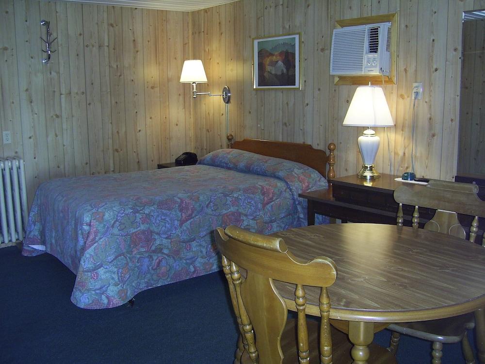 Cedar Grove Motel photo 24