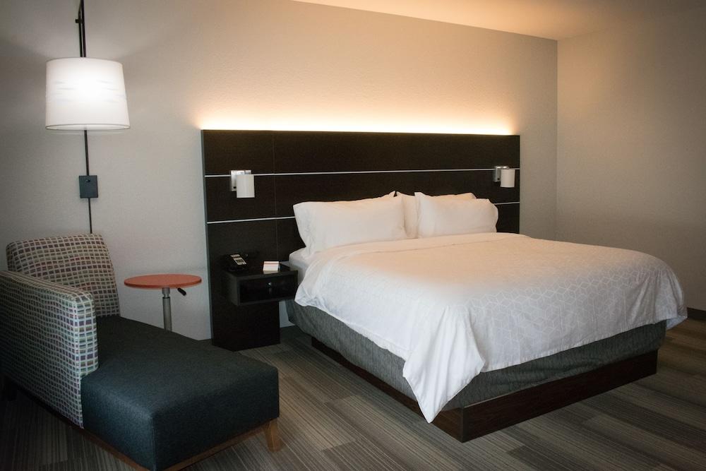 Holiday Inn Express and Suites West Memphis by IHG photo 6