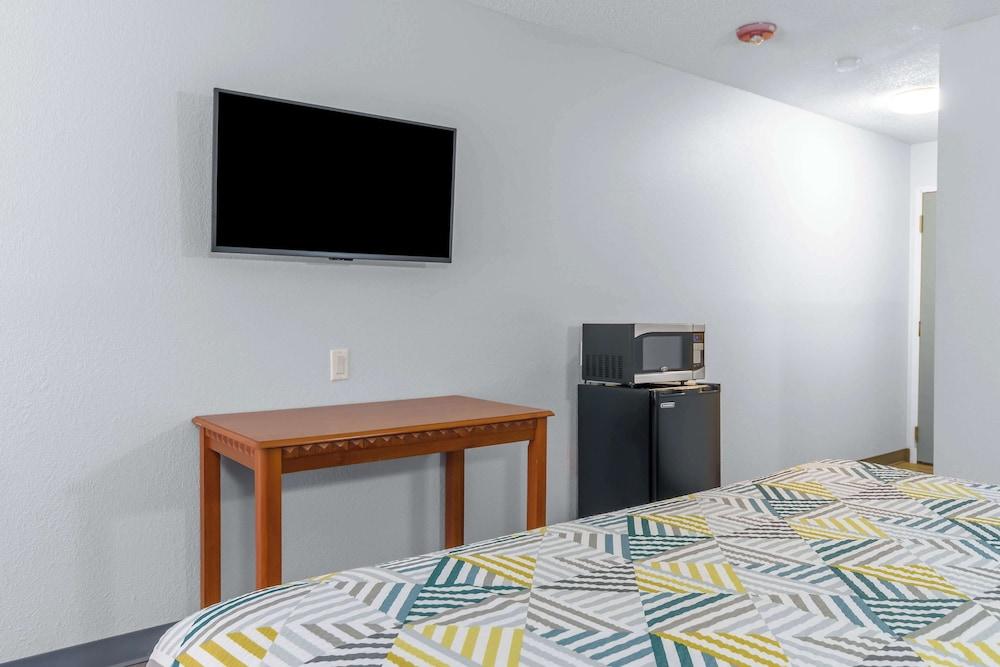 Motel 6 Franklin, OH photo 11