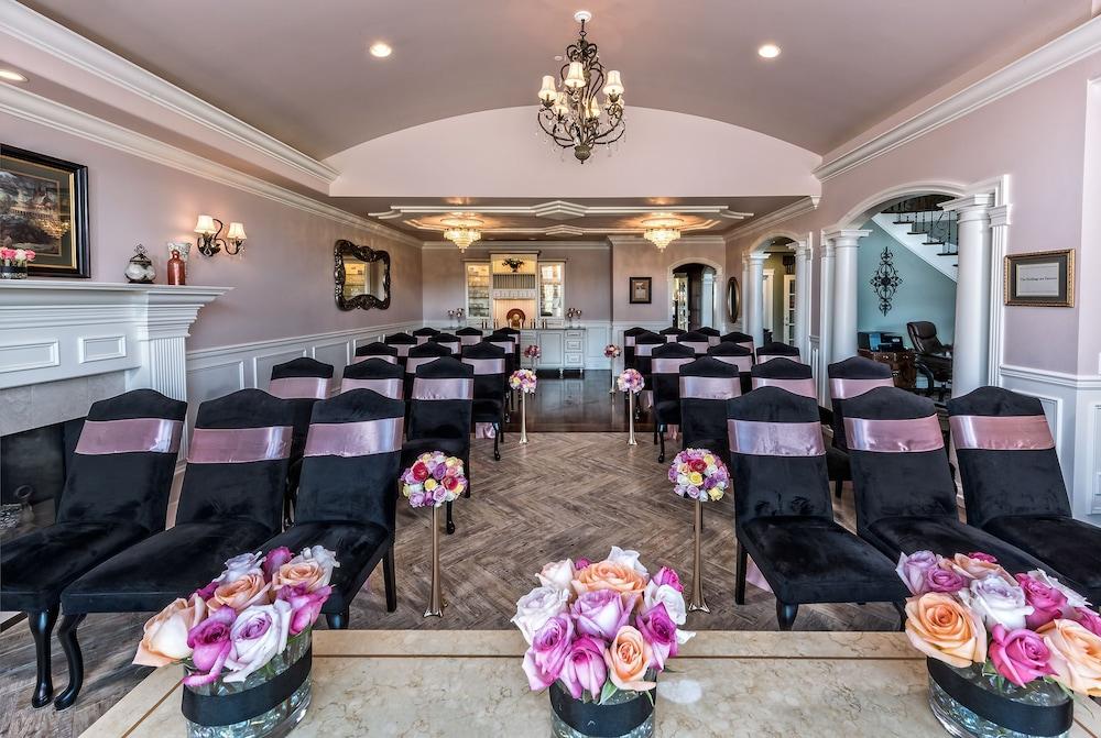Cameo Heights Mansion photo 57