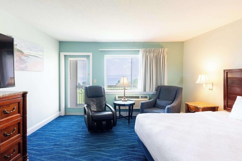 Fireside Inn & Suites - Belfast photo 47
