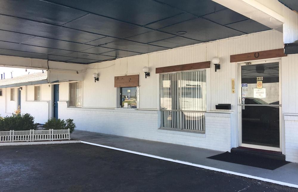 American Inn by OYO Colorado City I-20 photo 23