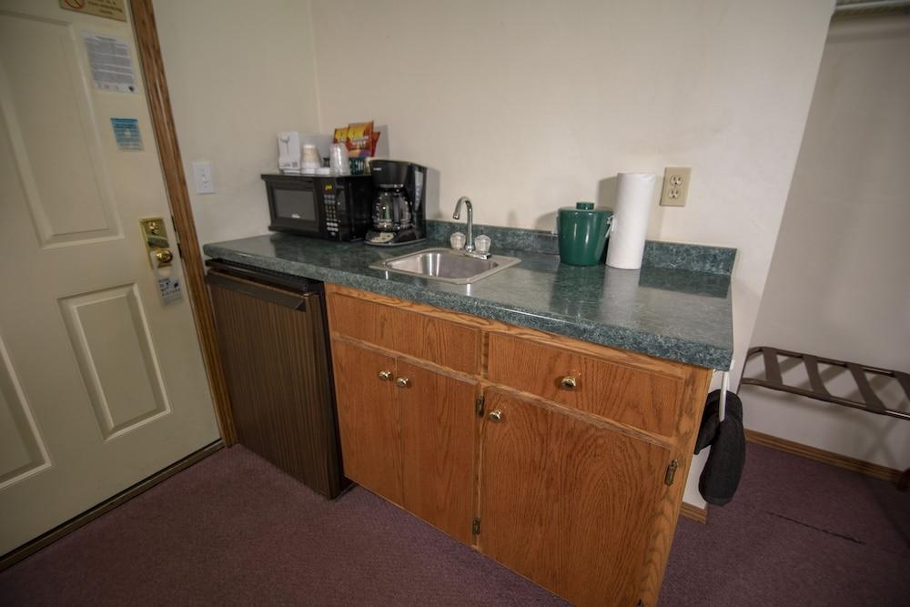 Ridges Inn & Suites photo 30