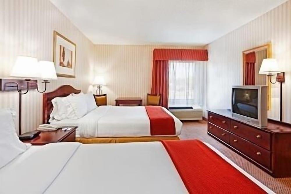 Mountain Inn & Suites photo 34