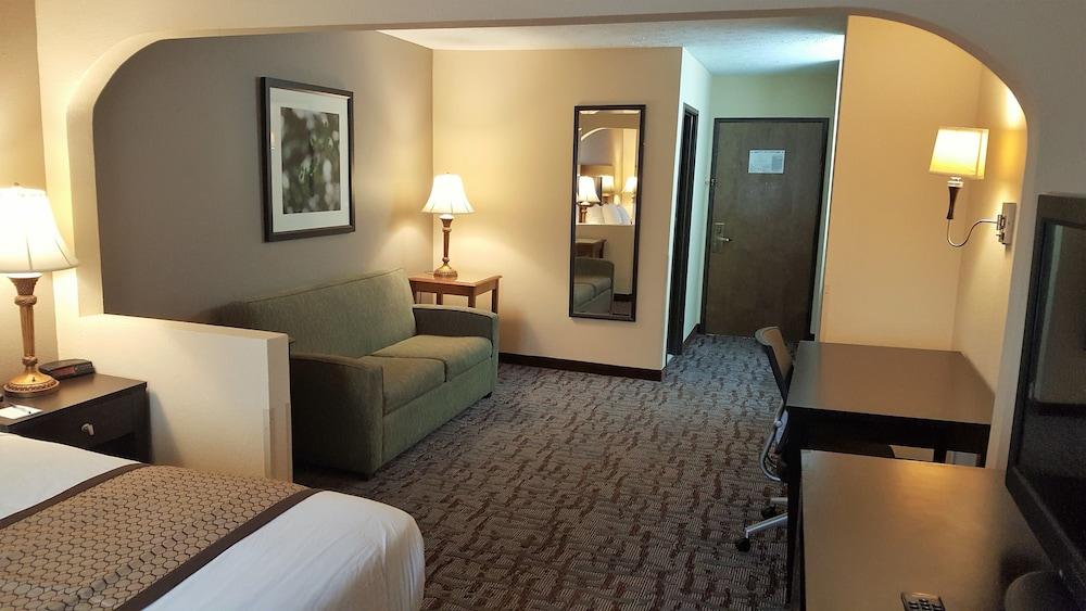 Baymont by Wyndham Belleville Airport Area photo 8