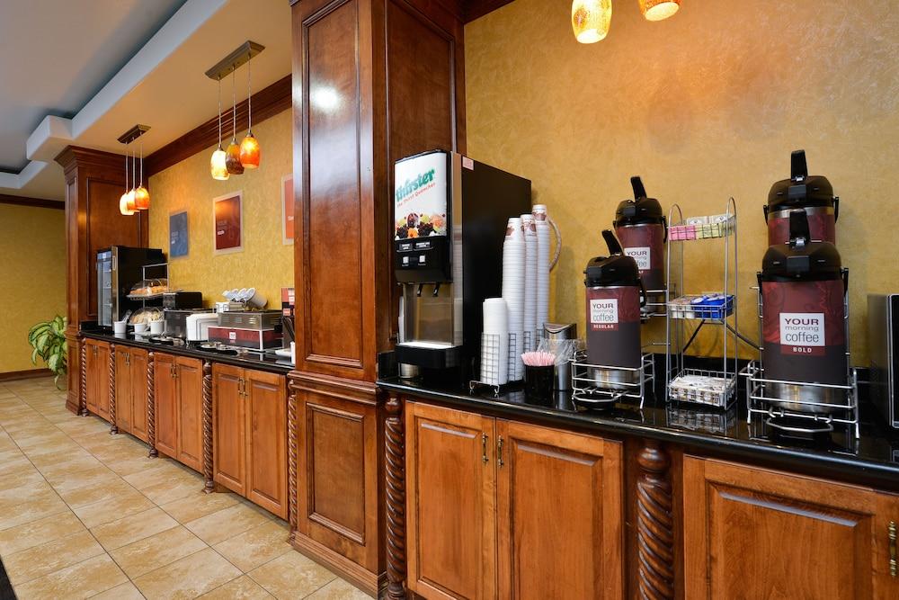 Comfort Suites Bay City East photo 19