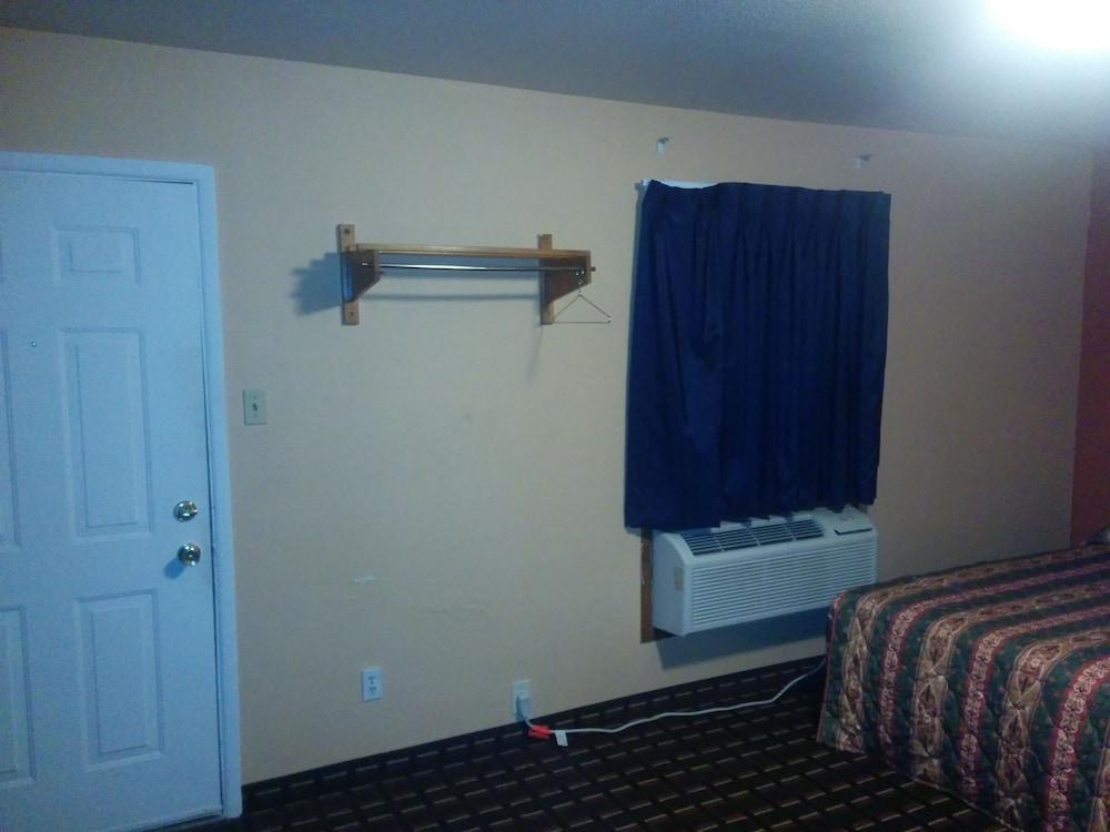 Budget Host Motel Gainesville photo 8