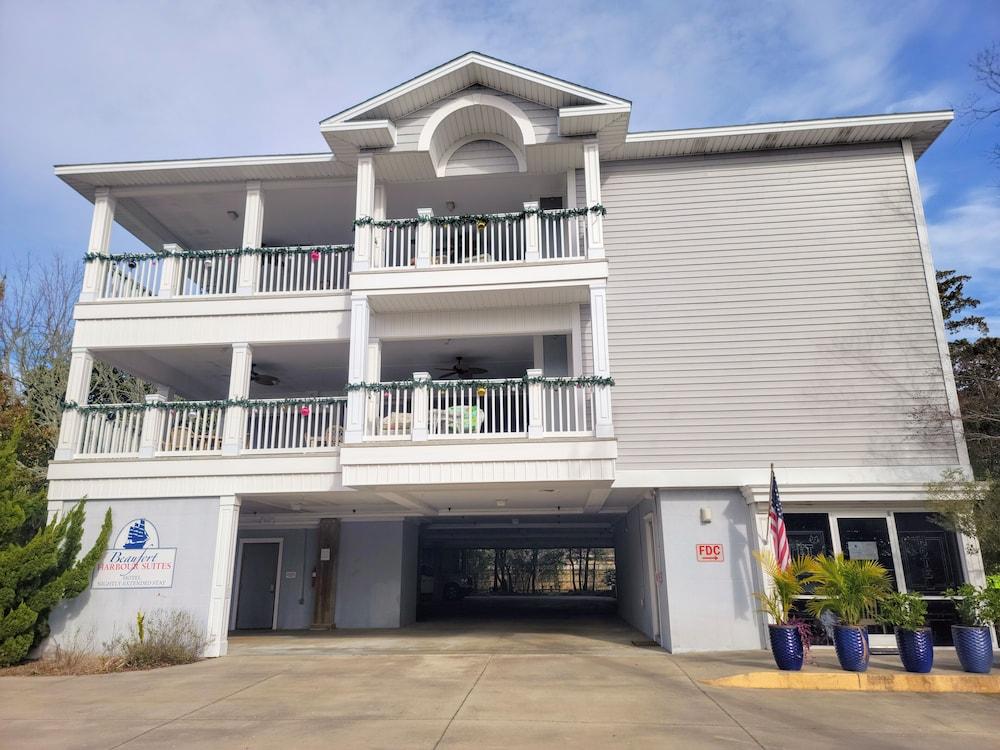 Beaufort Harbour Suites photo 34