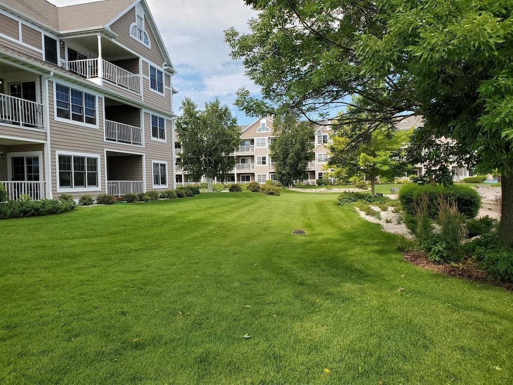 Bridgeport Waterfront Resort photo 81