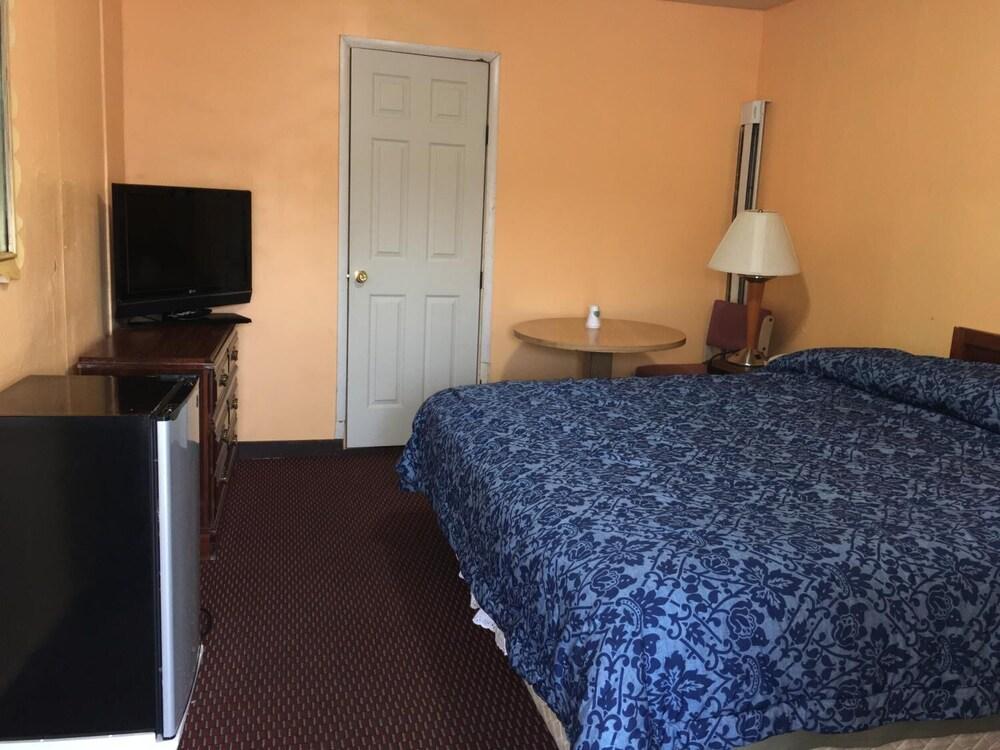 Budget Inn Du Quoin photo 12