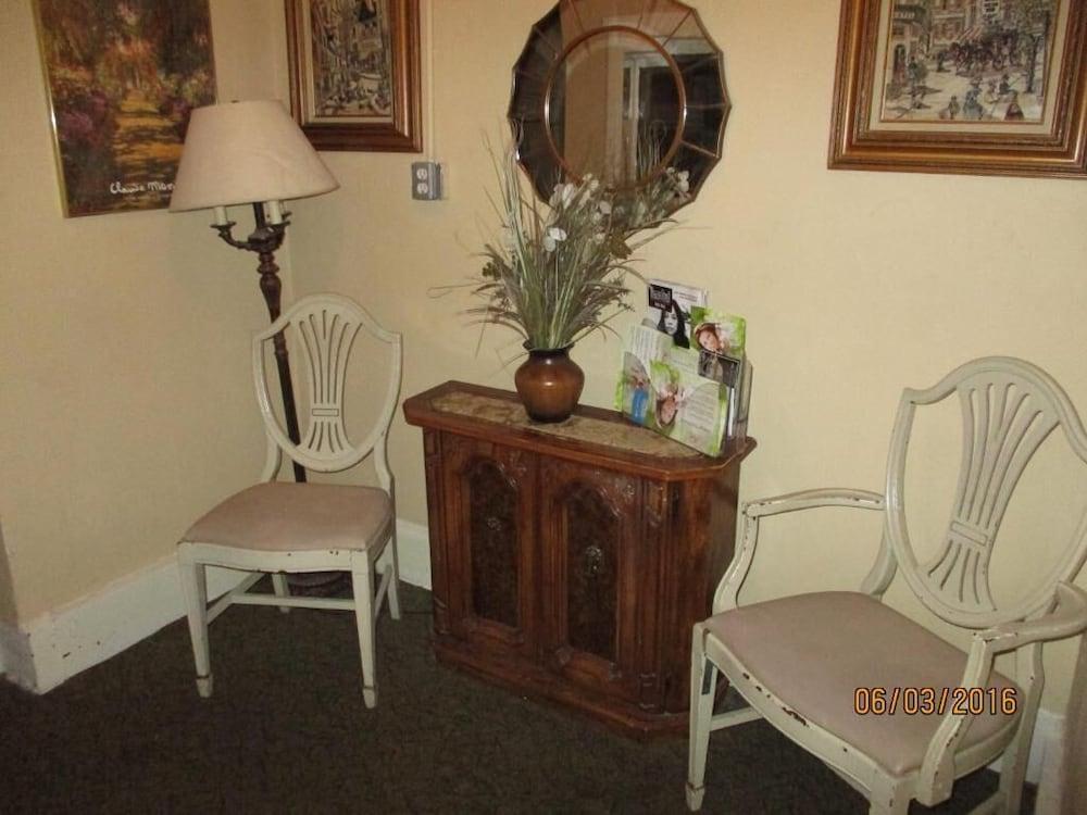 Neptune Hotel photo 2