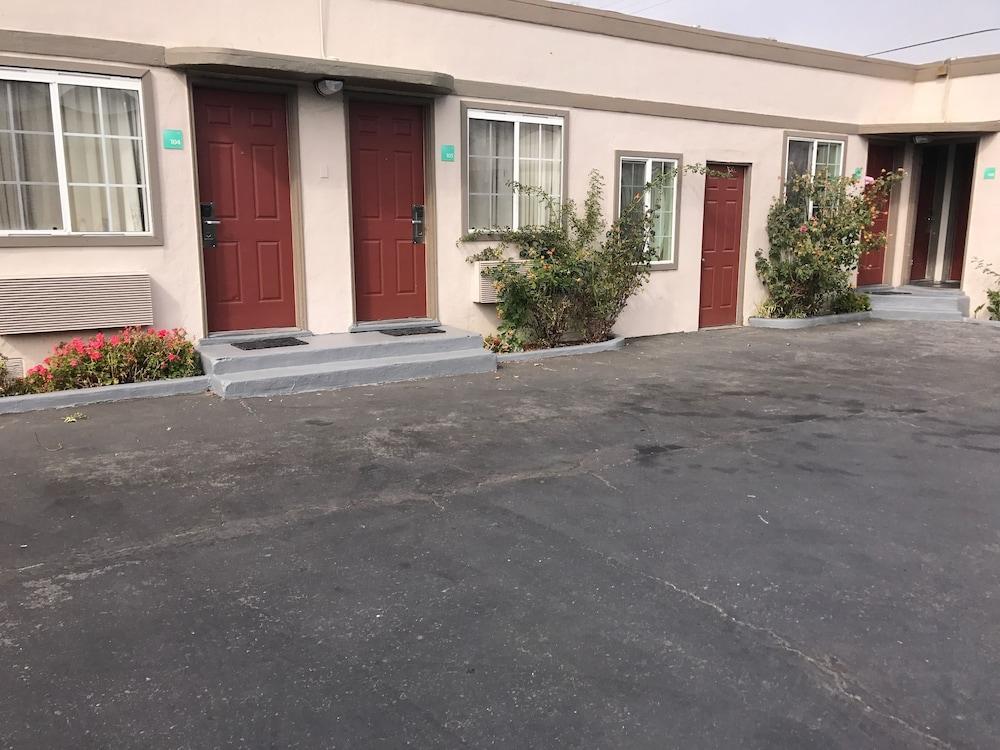 Geneva Motel Daly City photo 6