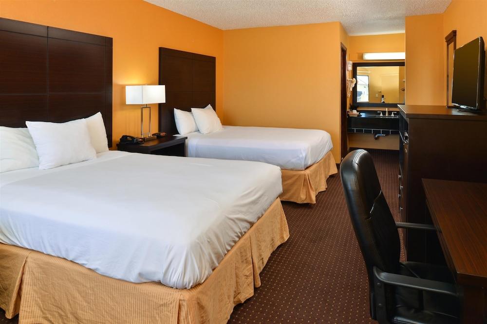 Days Inn & Suites by Wyndham Byram photo 10