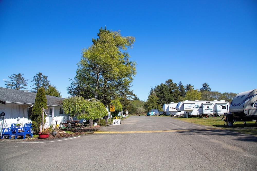 Westport RV Park & Motel photo 38