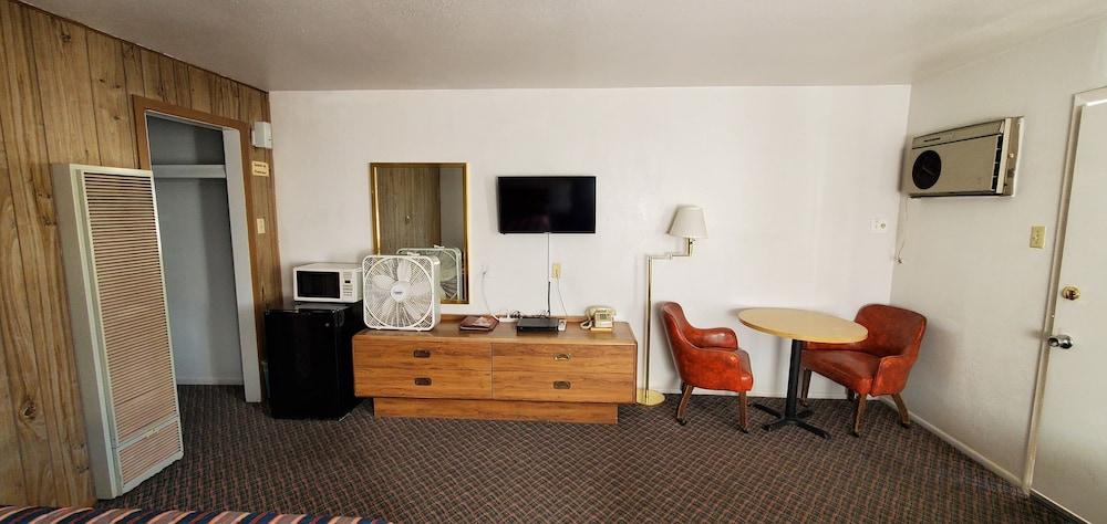Budget Inn photo 38
