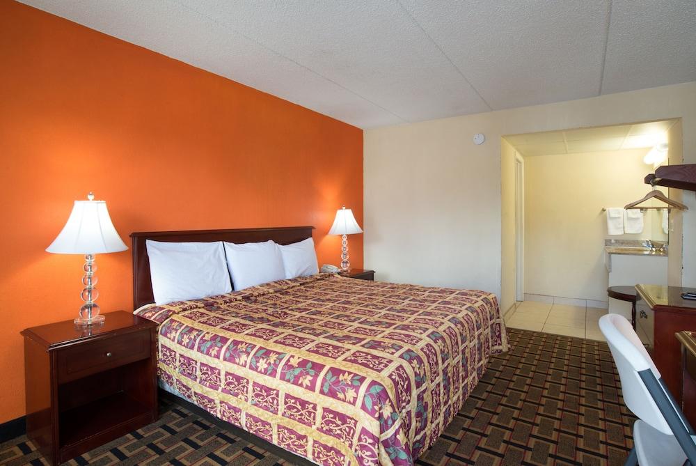 Budget Inn Cocoa photo 27