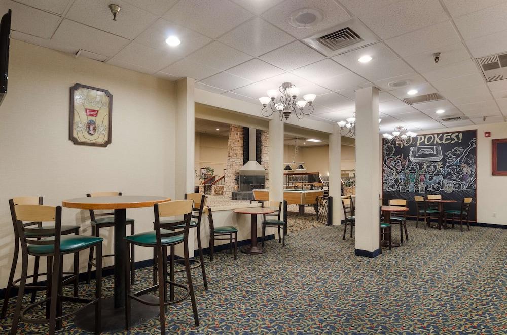 Red Lion Hotel & Conference Center Cheyenne photo 50