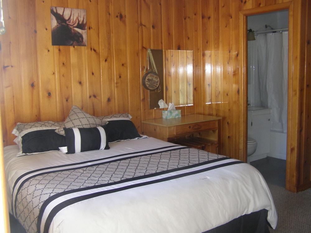 Mystic Valley Inn photo 18
