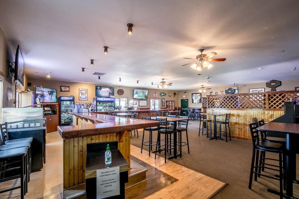Sportsmans Lodge photo 74