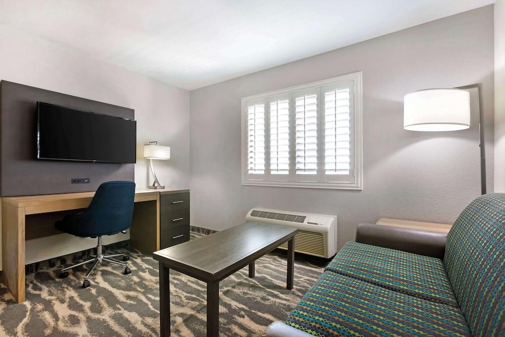 Best Western Plus Safford photo 22