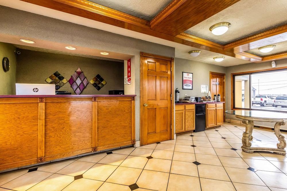 Econo Lodge Seymour photo 5