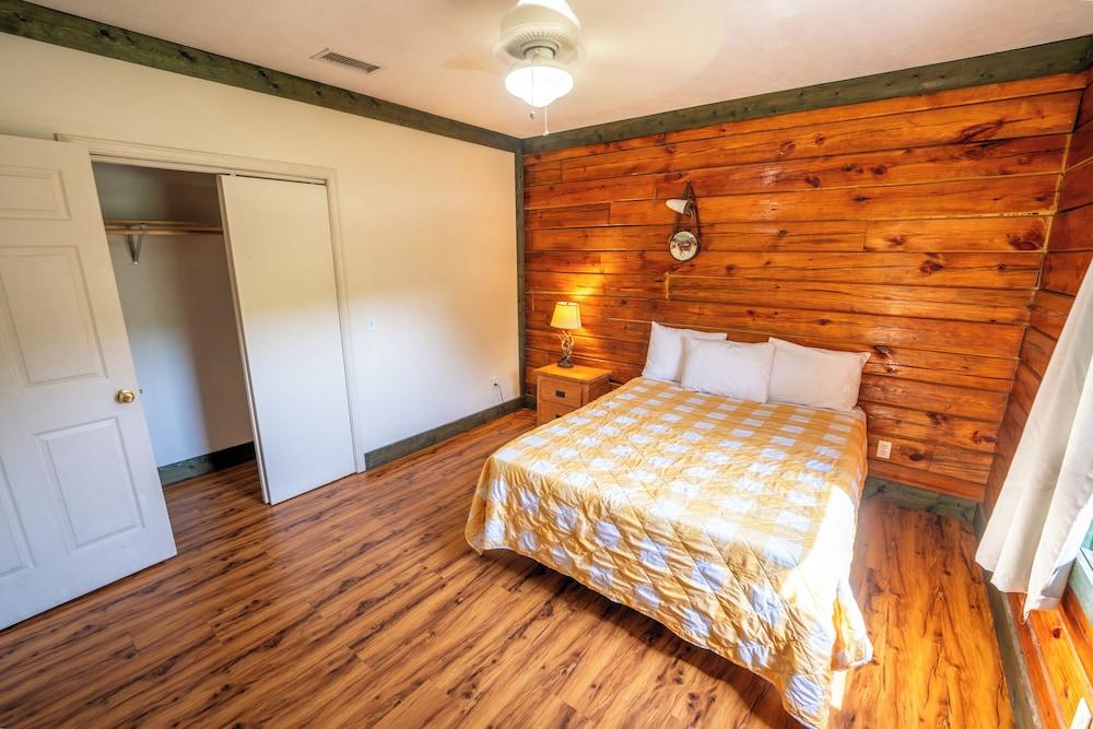 Fishtale Lodge photo 79