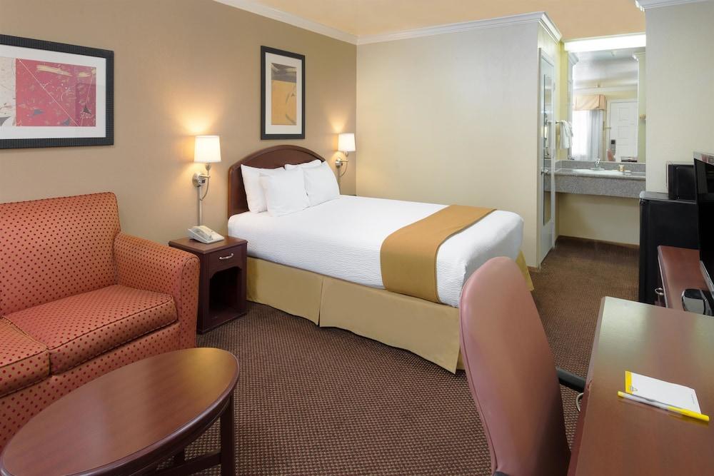 Days Inn by Wyndham Pinole Berkeley photo 11
