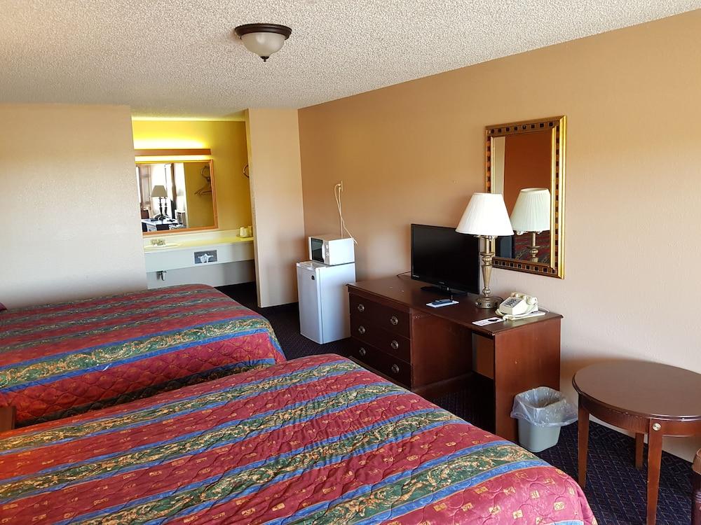 Budget Host Inn Eastland photo 29