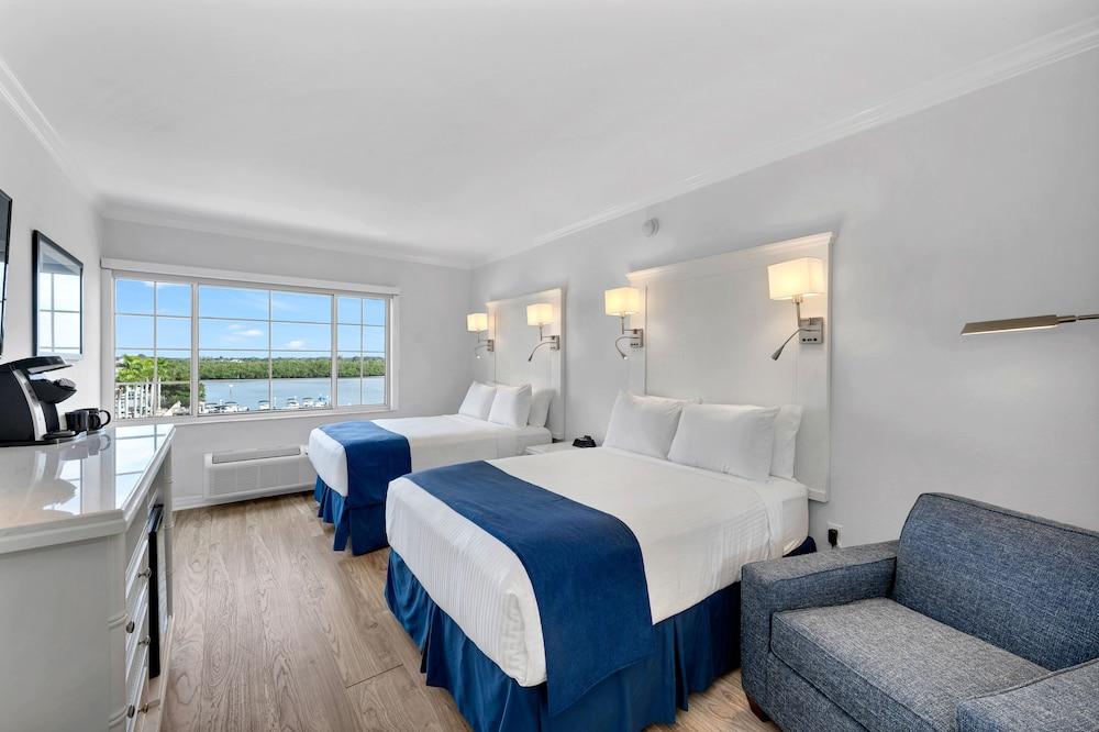 Bayfront Inn Fifth Avenue photo 8