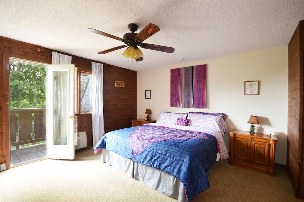 Lotus Mountain Retreat photo 13