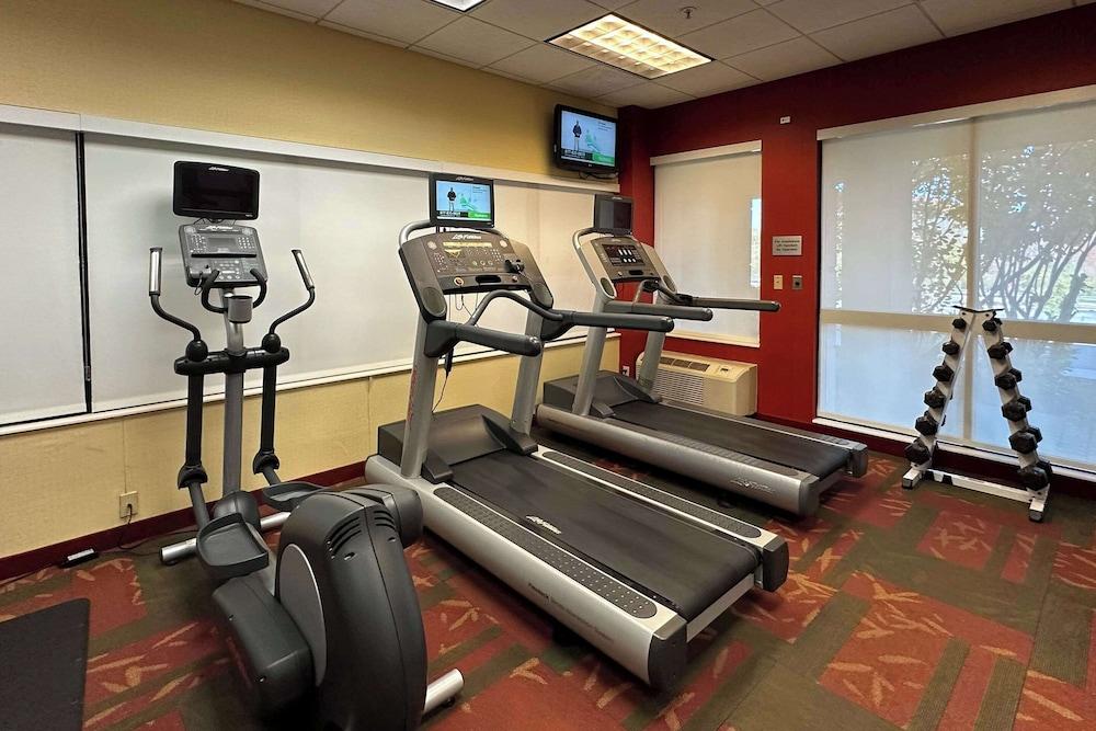 Country Inn & Suites by Radisson, Convention Center photo 24