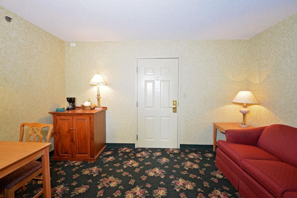Our Guest Inn and Suites - Downtown photo 14